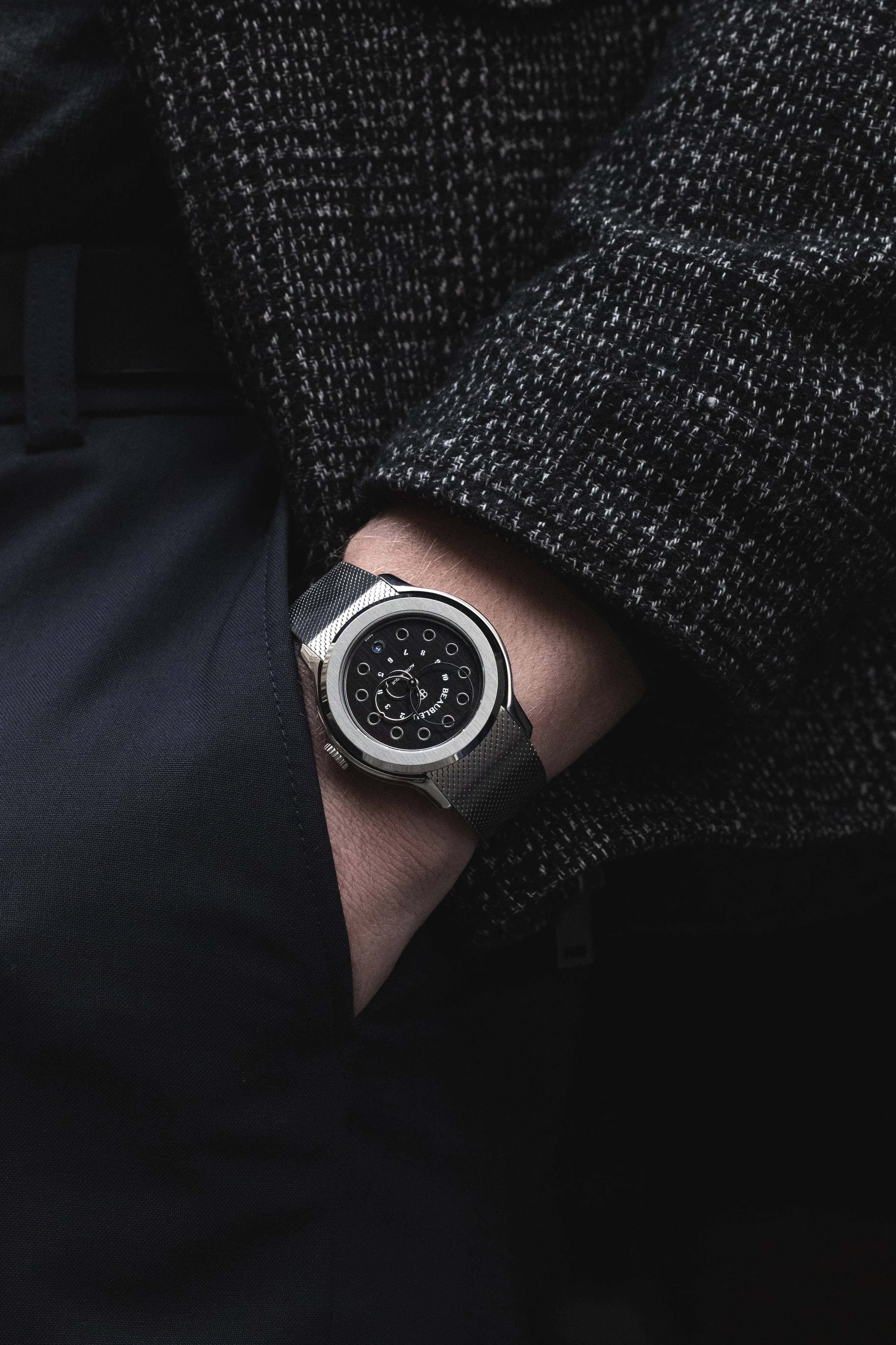 BEAUBLEU Vitruve Date Black