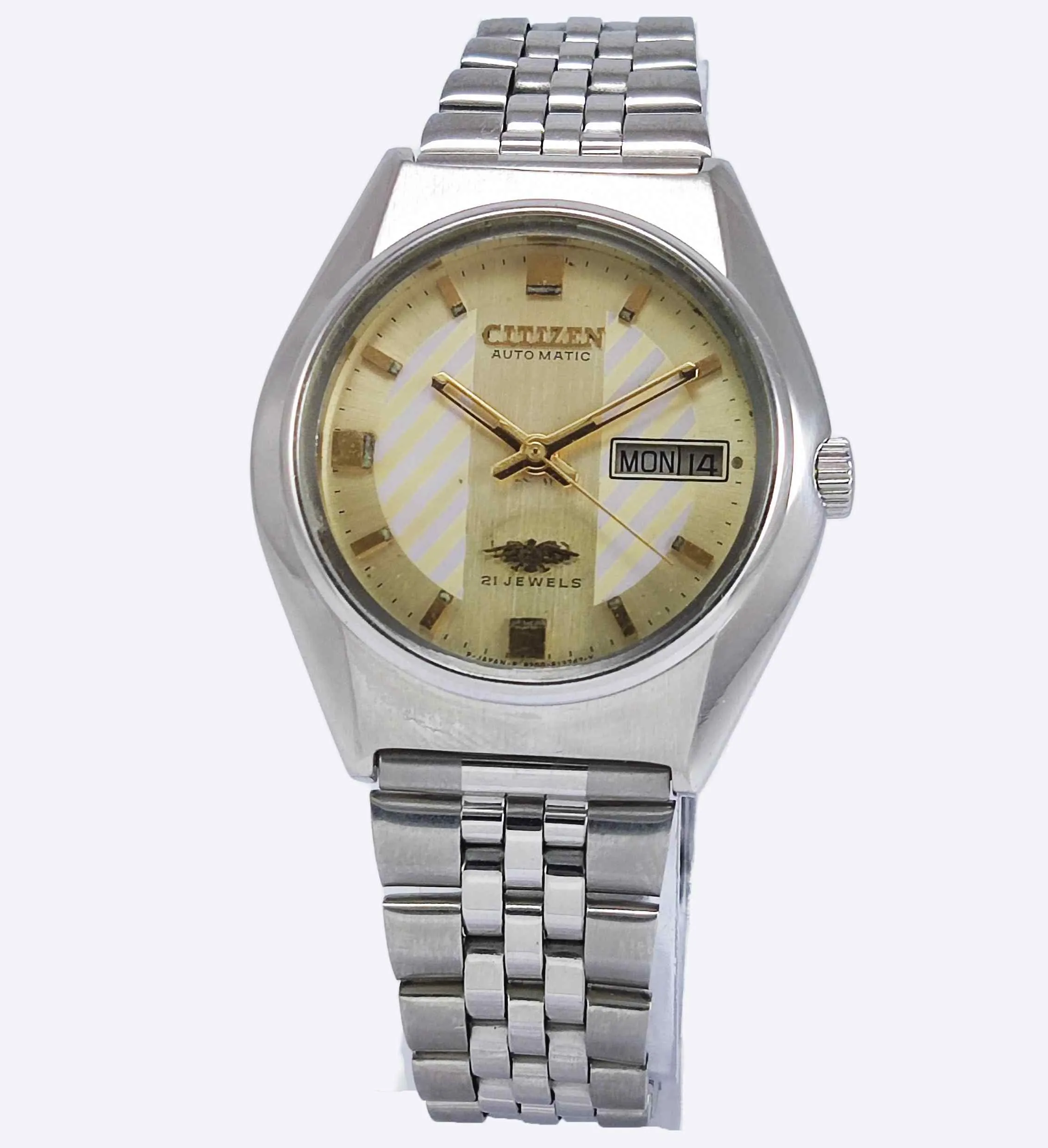 Citizen Automatic 8200A Cream Color Dial 21 Jewels Day Date Men's Mechanical Watch