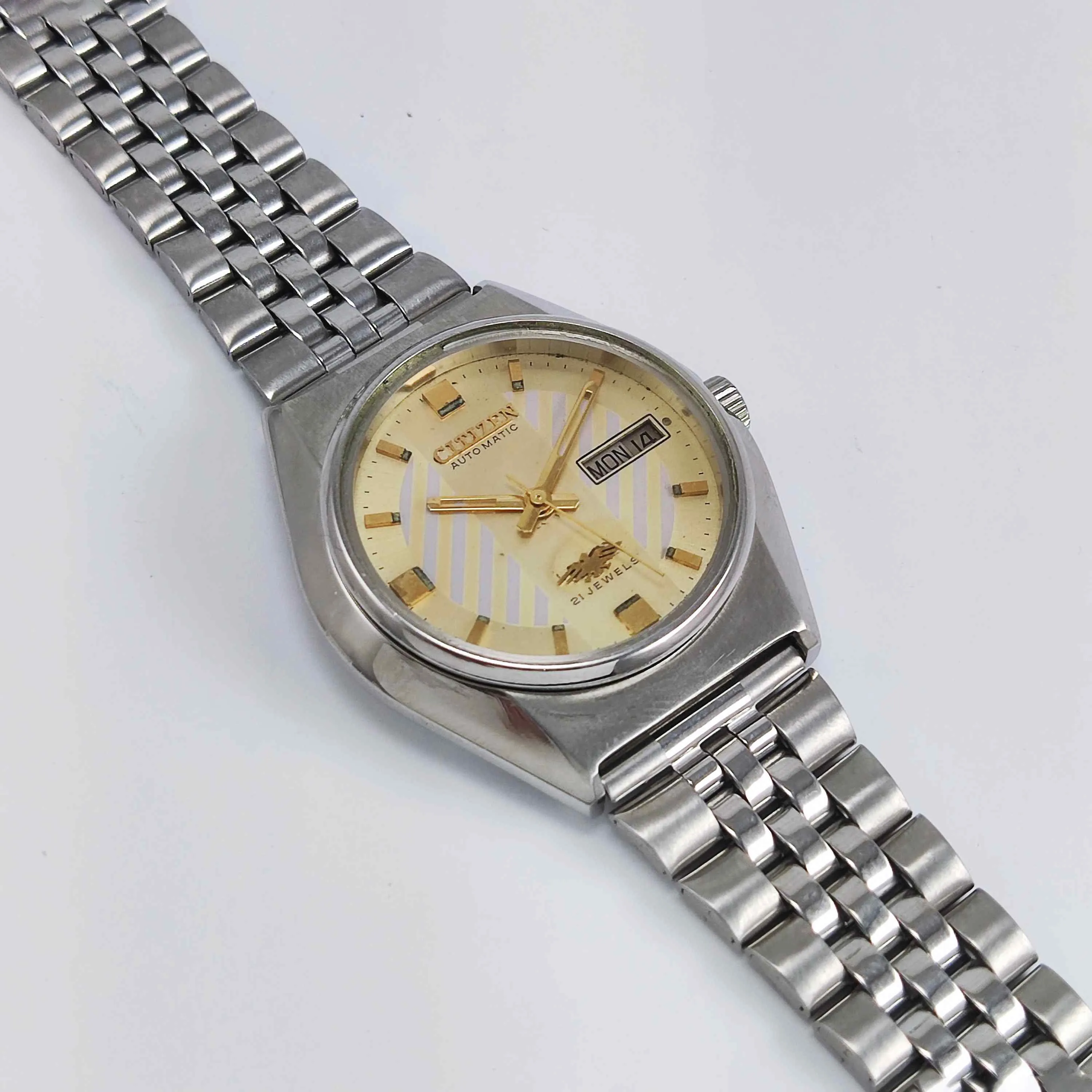Citizen Automatic 8200A Cream Color Dial 21 Jewels Day Date Men's Mechanical Watch
