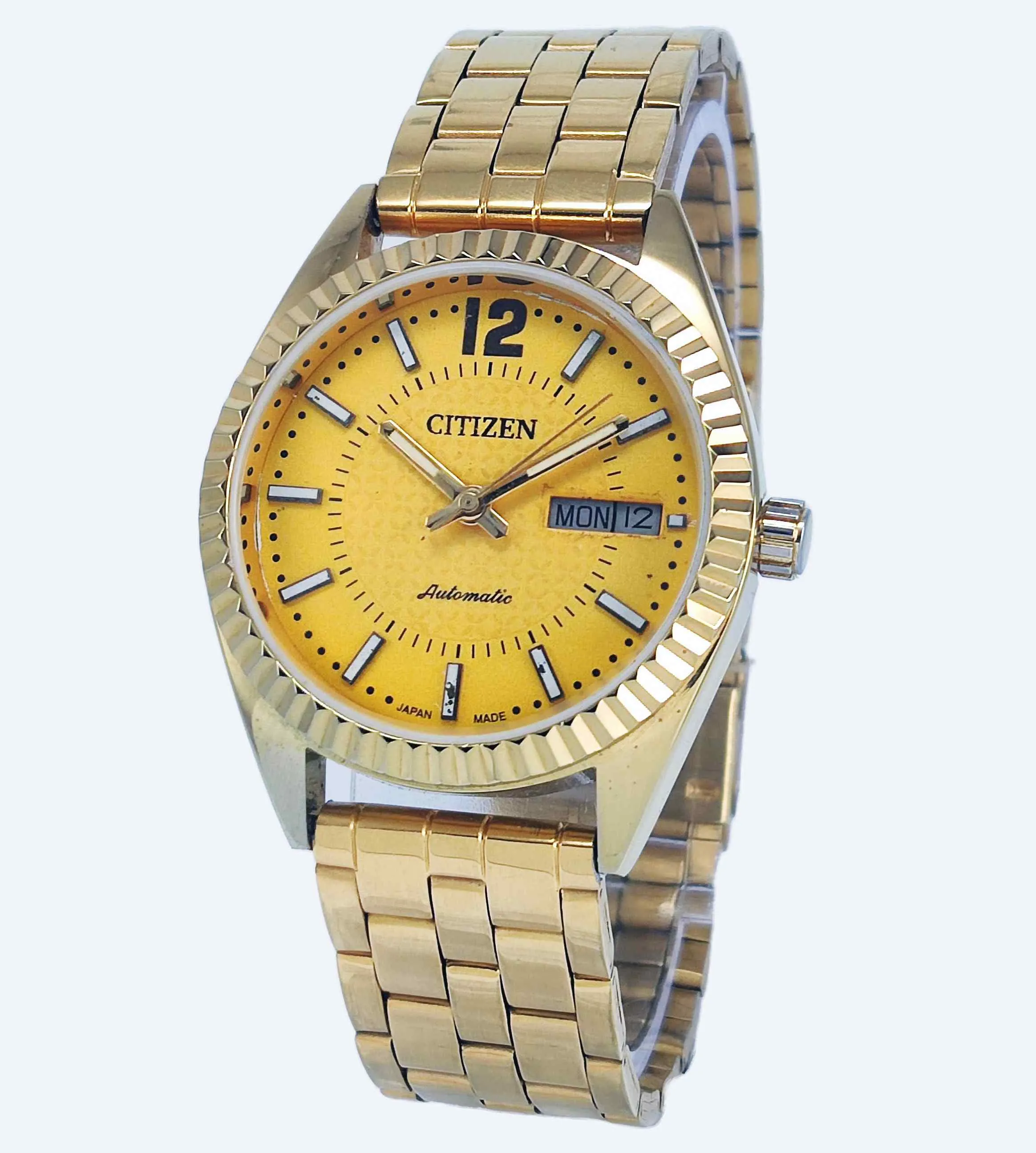 Citizen Automatic 8200A Sun Yellow Dial 21 Jewels Day Date Men's Mechanical Watch